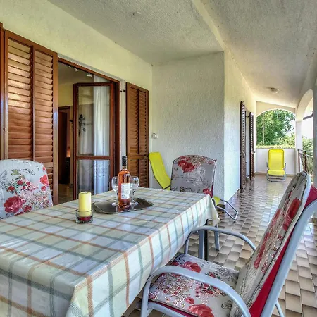 Mugeba I Διαμέρισμα