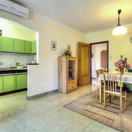 Apartment Mugeba I Apartman