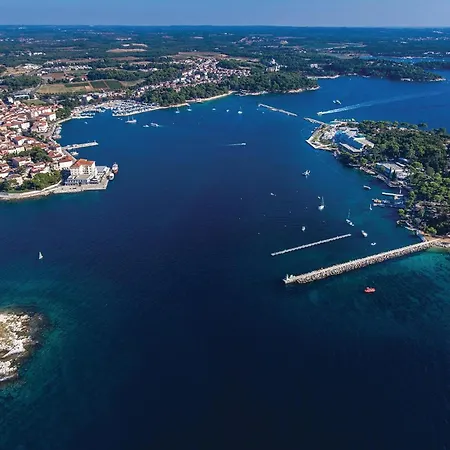 Apartmán 2 Bedroom Beautiful In Poreč