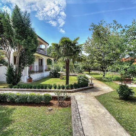 2 Bedroom Beautiful In *